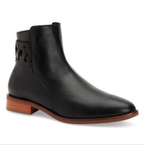 Aquatalia Shoes - AQUATALIA Raleigh Water Resistant Leather Booties in Black - Size 8 New